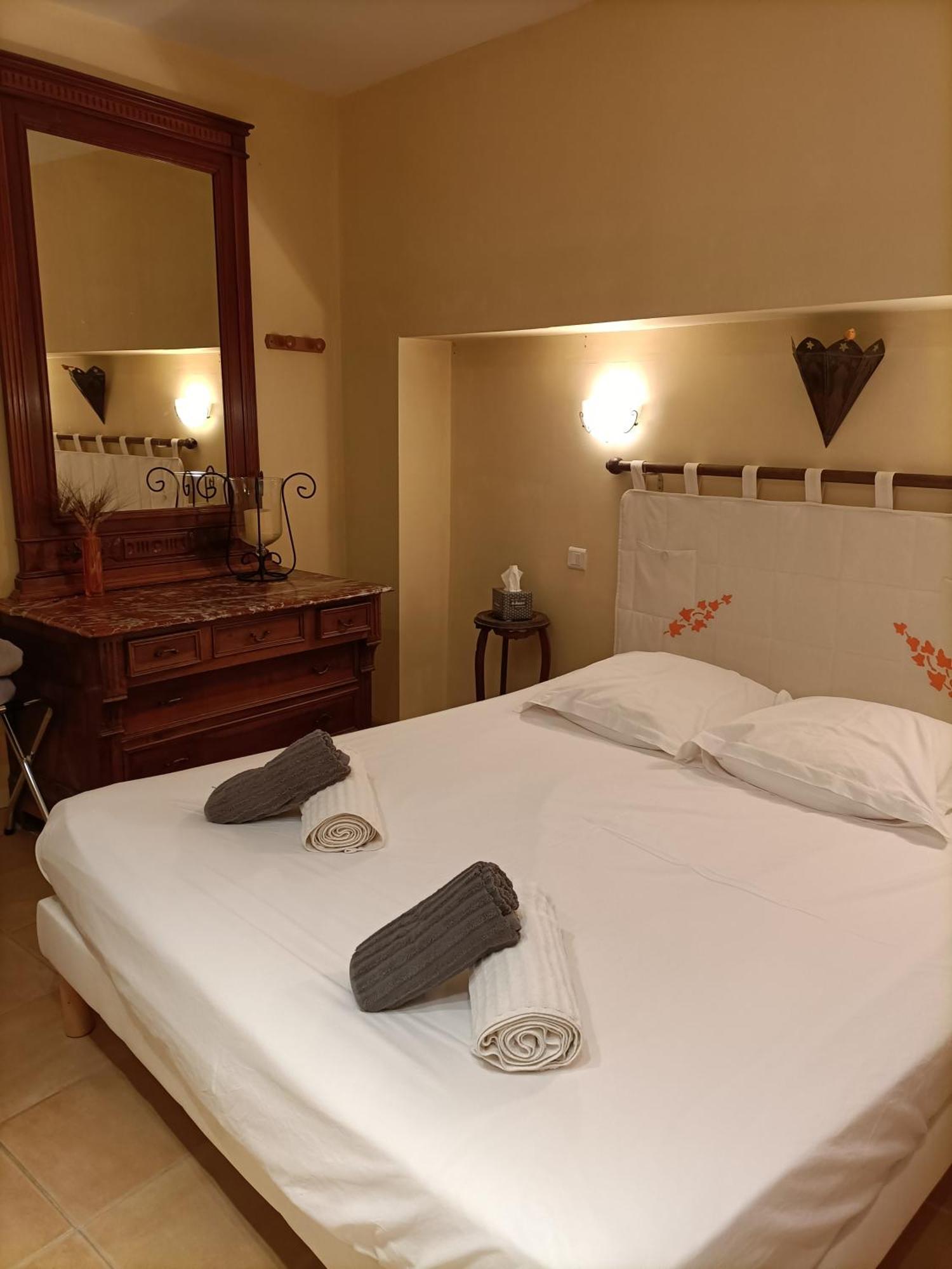 Les Git'Anes de Pontevès Villa Esterno foto
